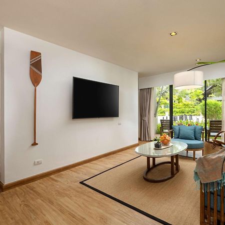Outrigger Khao Lak Beach Resort - Sha Extra Plus Exteriér fotografie Living room of a two-bedroom villa