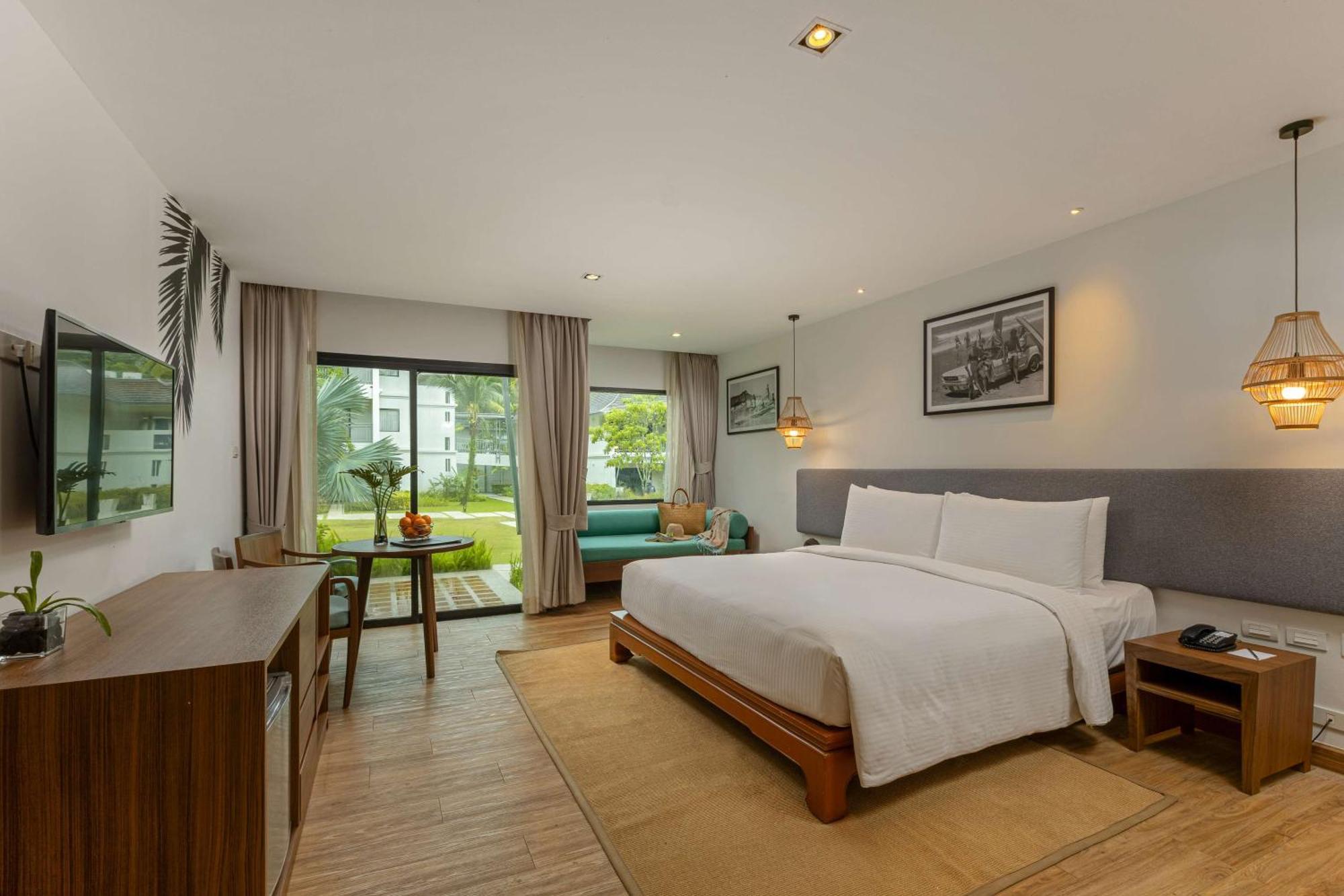 Outrigger Khao Lak Beach Resort - Sha Extra Plus Exteriér fotografie Deluxe Pool Access