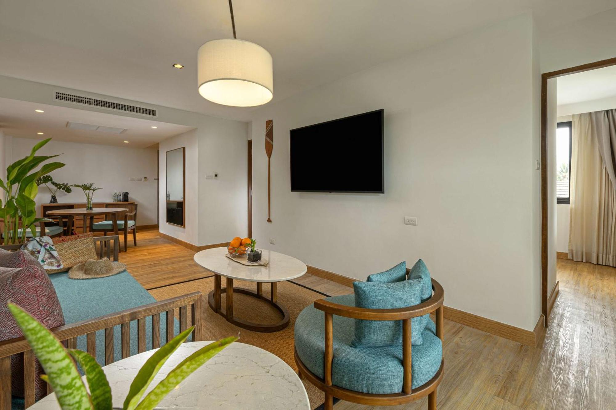 Outrigger Khao Lak Beach Resort - Sha Extra Plus Exteriér fotografie A suite at the hotel